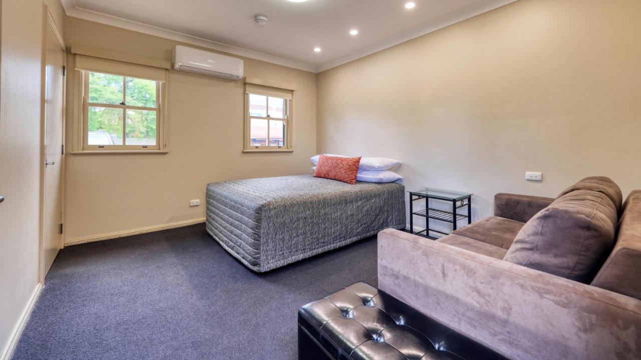 Prince Of Wales Hotel Gulgong Dış mekan fotoğraf