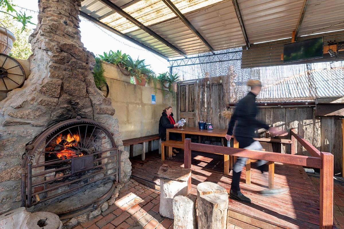 Prince Of Wales Hotel Gulgong Dış mekan fotoğraf